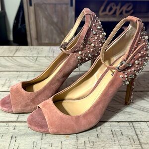 ♥️GIANNI BINI suede pink bedazzled heels